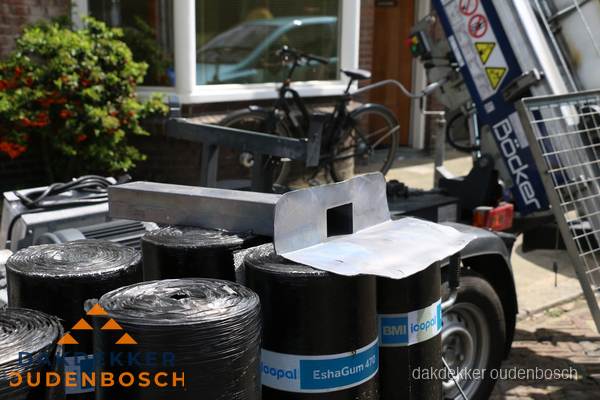 Dakbedekkingsmateriaal en dakgoot onderdelen in Oudenbosch Dakbedekkingsmateriaal en dakgoot onderdelen in Oudenbosch