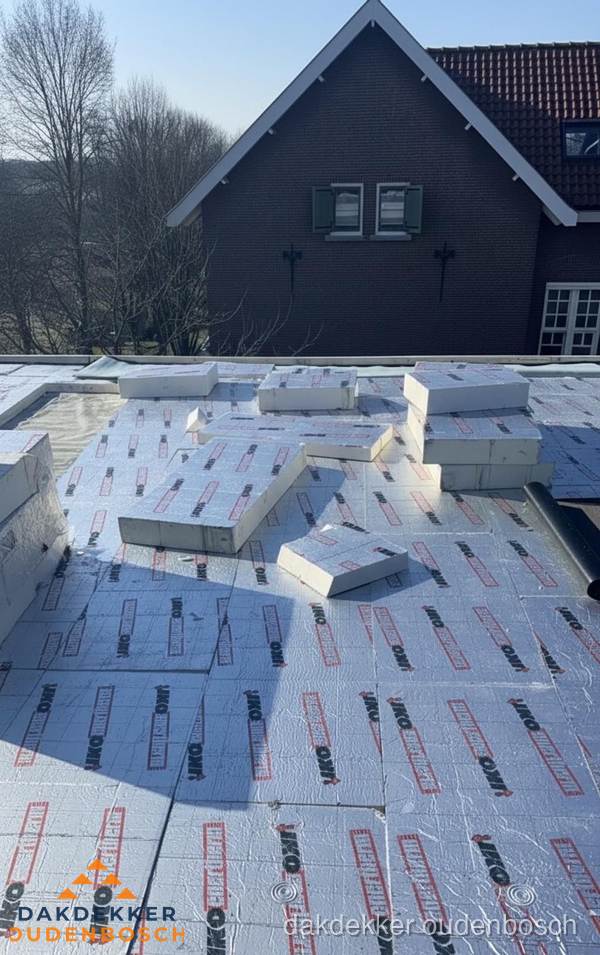 IKO PIR isolatieplaten op plat dak in Oudenbosch IKO PIR isolatieplaten op plat dak in Oudenbosch